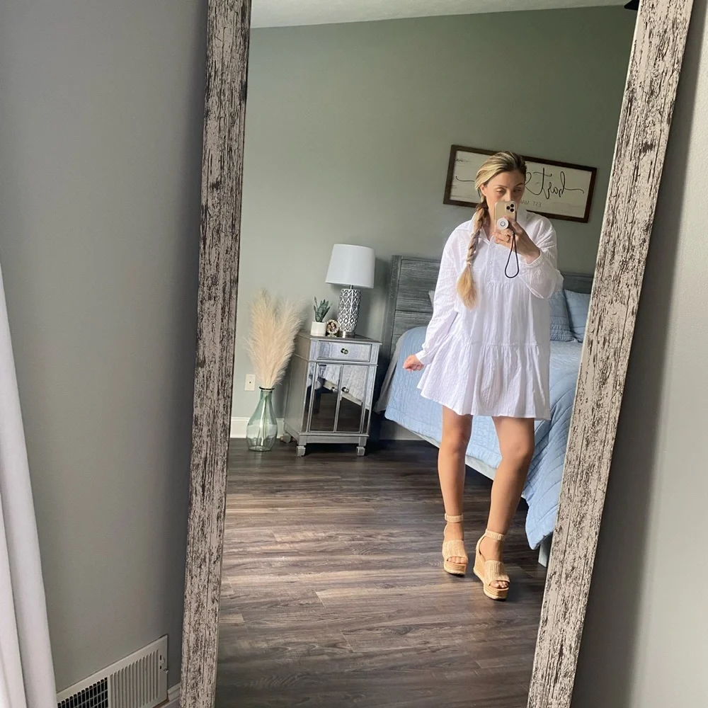 Beautiful Long sleeve white dress - Picture 2 of 4